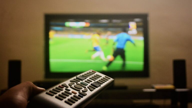Pourquoi le décodeur Canal+ redémarre-t-il tout seul ?