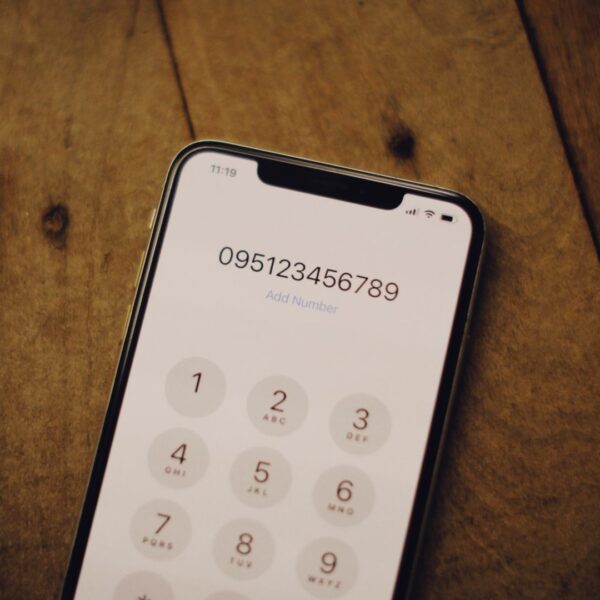 Que signifie le +33 devant un numéro de téléphone français ?